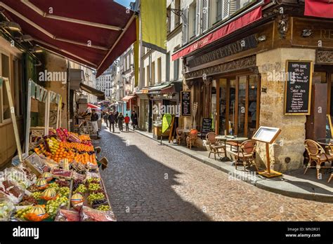 rue mouffetard paris photograph.